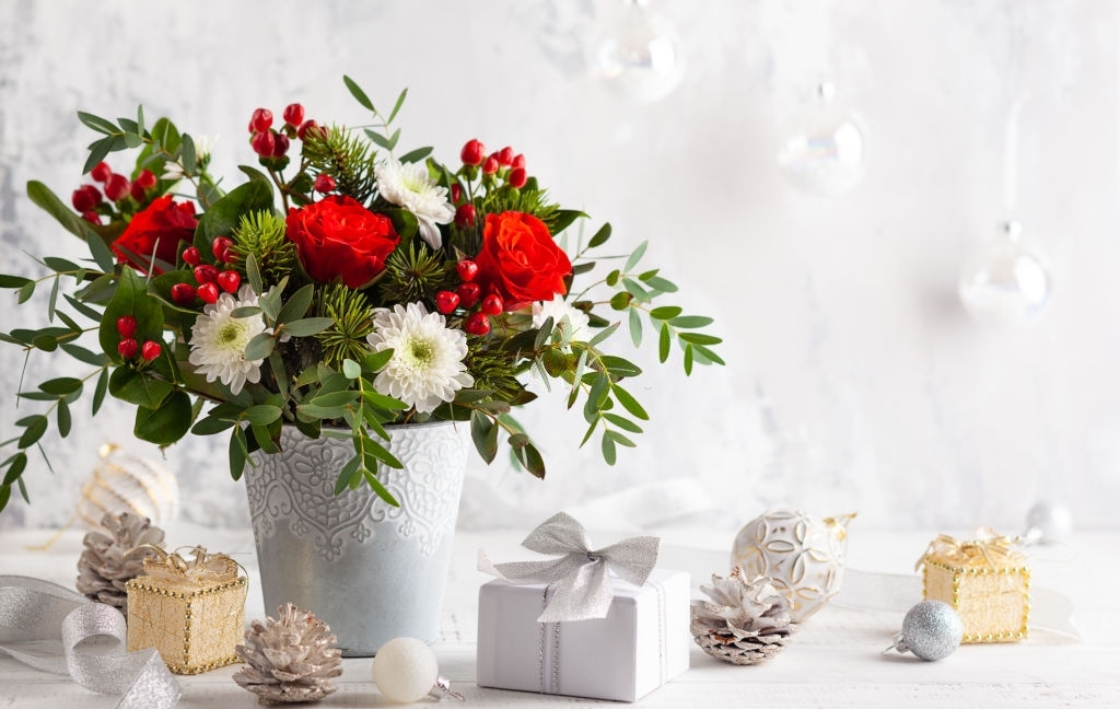 تصميم بسيط بزخارف زهور وعناصر جمالية